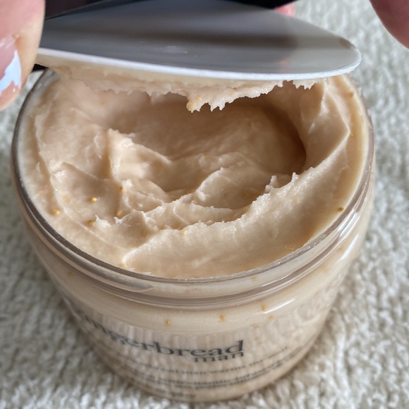 Philosophy Gingerbread Man Hydrating Body Cream with Vitamin Infused Beads - Picture 3 of 3